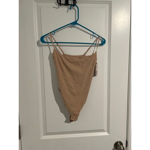 NWT SKIMS Fits Everybody Cami Thong Bodysuit Size: M Color: MICA - Picture 1 of 6
